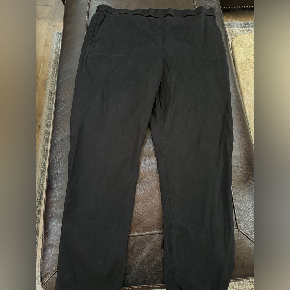 Women’s THEORY black pull on Capri pants, size 12